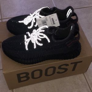 Adidas boost yeezy 350 v2 non reflective